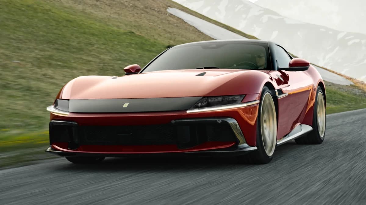 Ferrari 12Cilindri Manuale brings the manual gearbox back to the range
