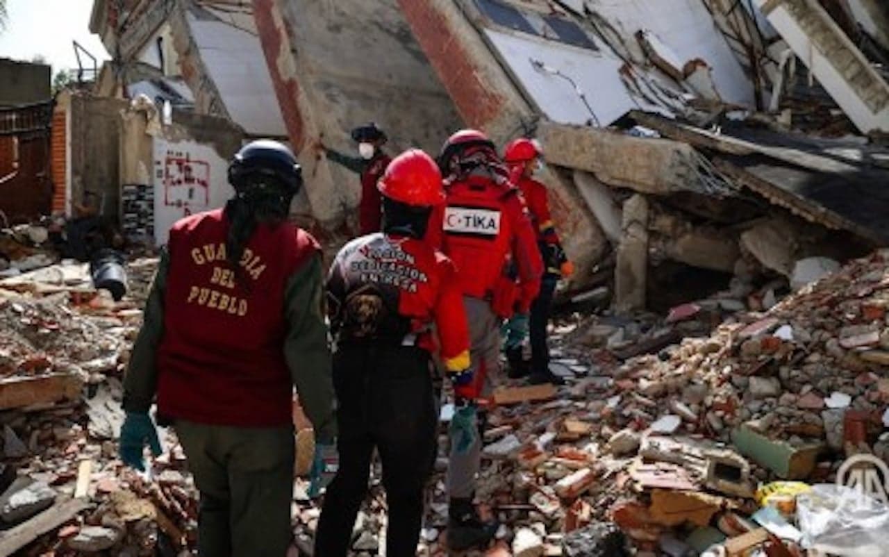 Venezuela earthquakes death toll rise to 2,595 as hope fades