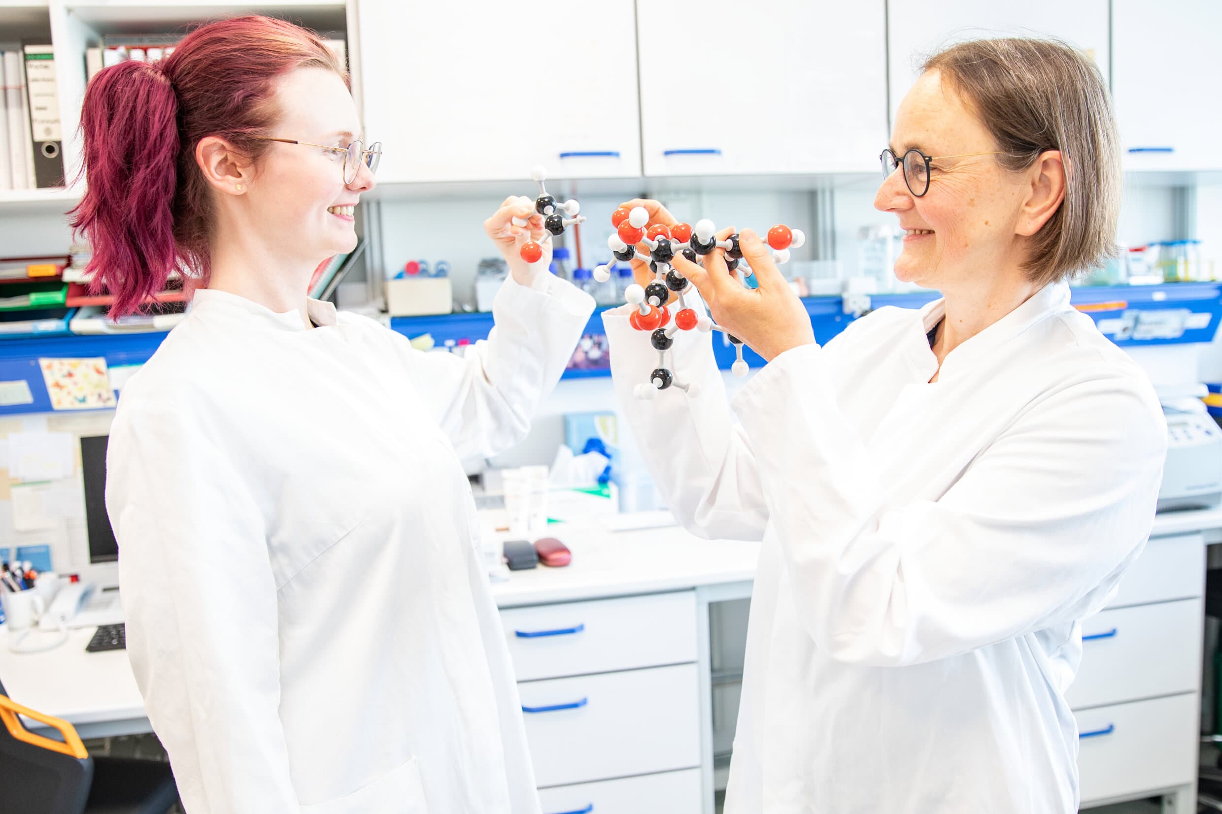 How a sugar building block influences viral attachment