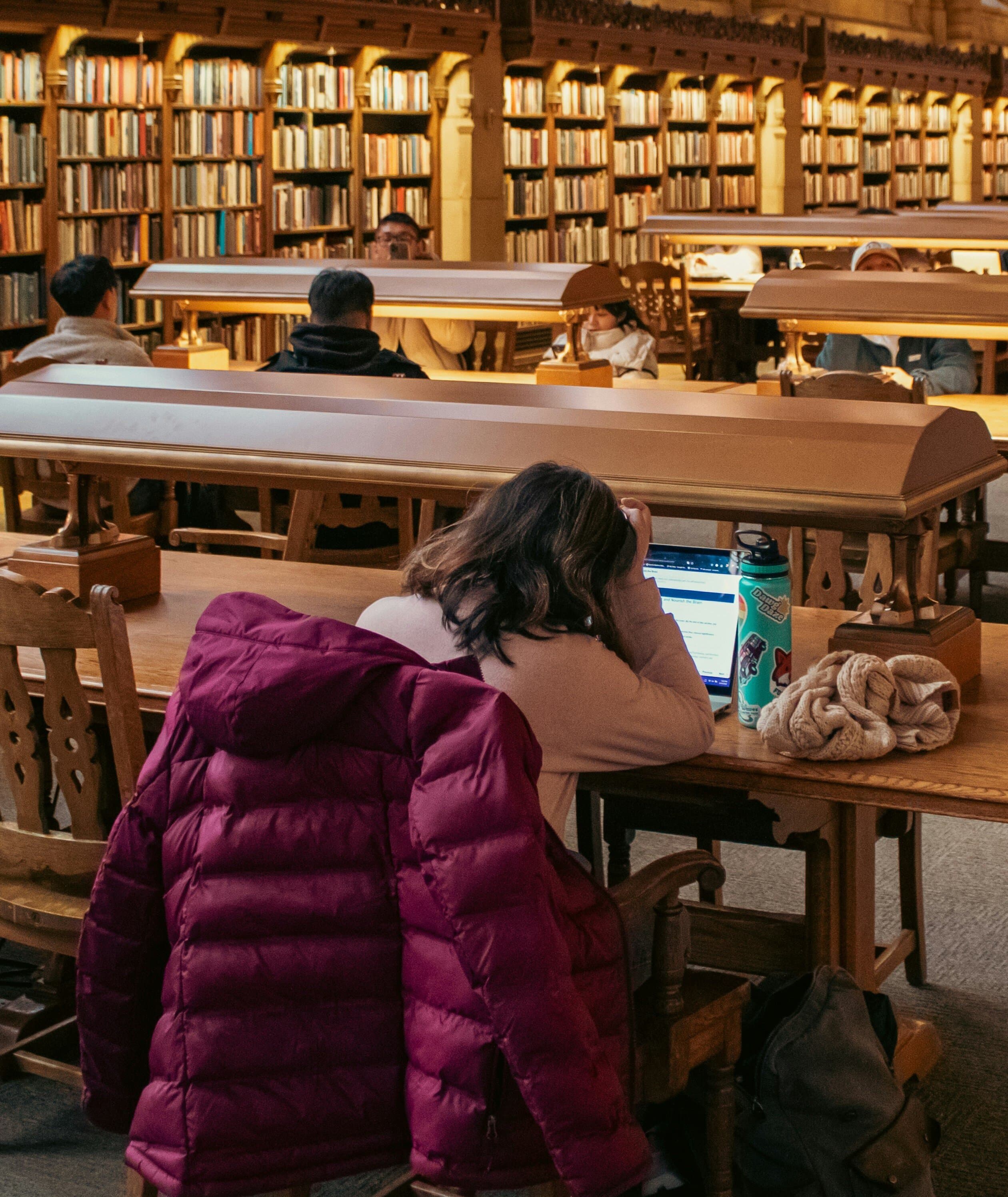 Wearable device reveals how sleep changes from freshman to senior year for college students