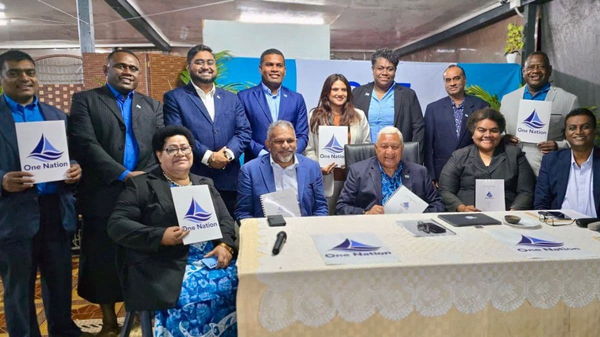 Bainimarama endorses One Nation and pledges his support to the new party