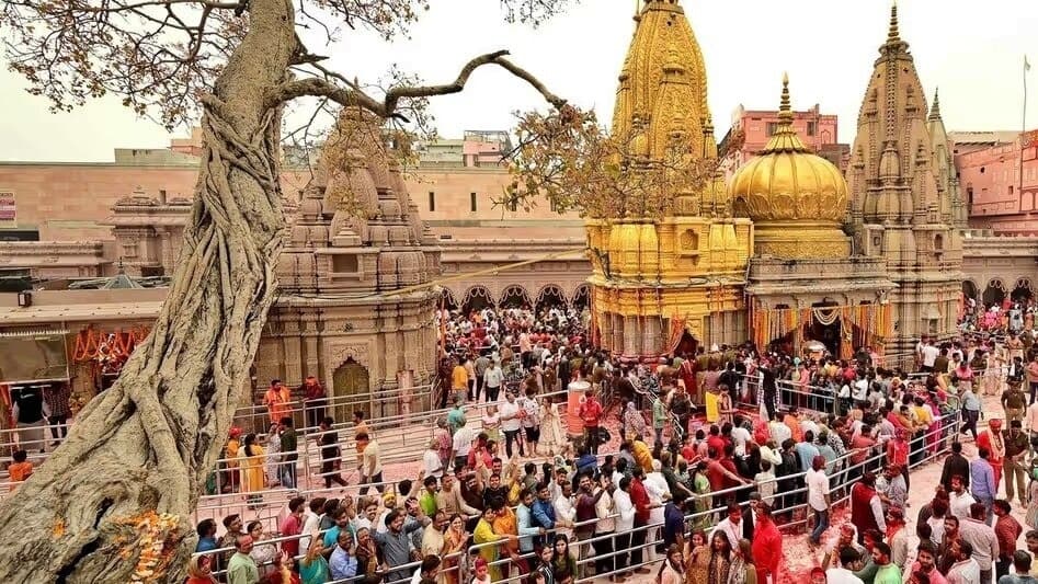 काशी विश्वनाथ मंदिर में PSC जवान की बंदूक से अचानक चली गोली, 3 लोग जख्मी