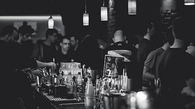Mumbai Crime Branch Suspends Licences Of 11 Orchestra Bars For 30 Days Over Dance Bar Violations & Obscenity