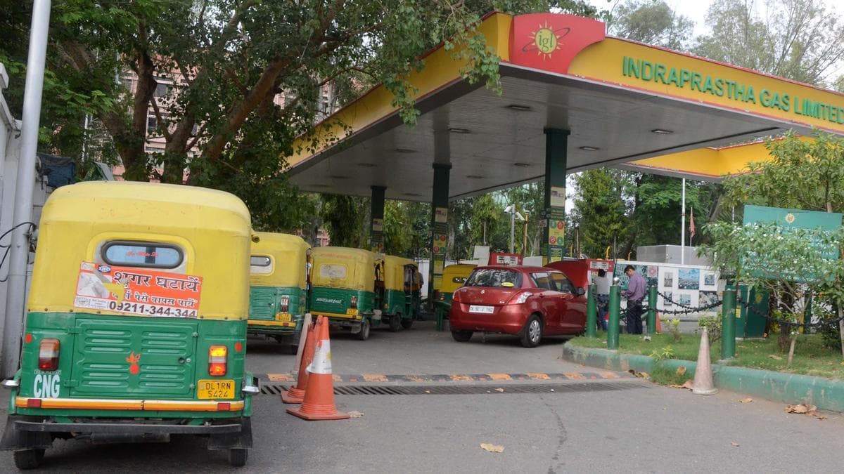 For Delhi’s auto drivers, the EV shift stirs memories of the rushed CNG transition